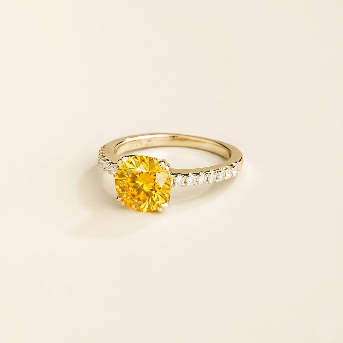 Como round lab-grown yellow sapphire solitaire pavé ring in white gold – angle | Juvetti London
