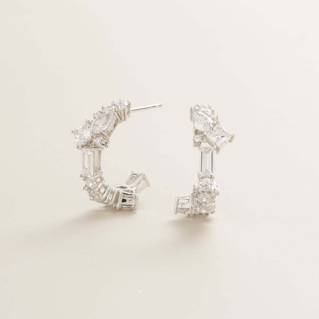 Lanna medium hoop earrings in Diamond set in White gold