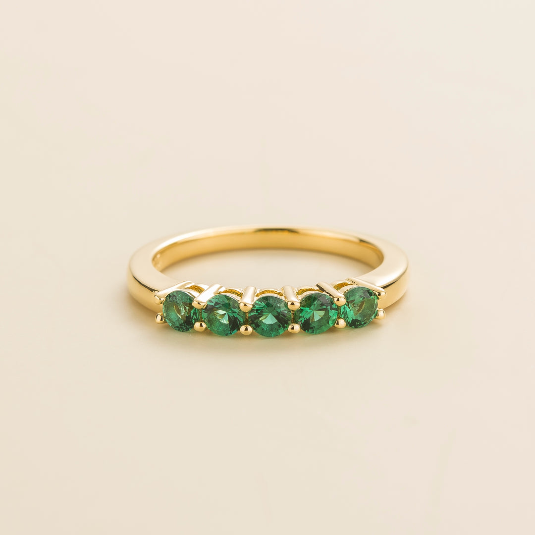 Paro ring in Emerald set in Gold