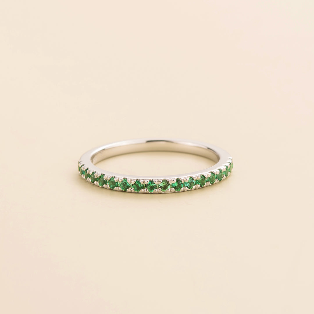 Salto white gold ring set with Emerald