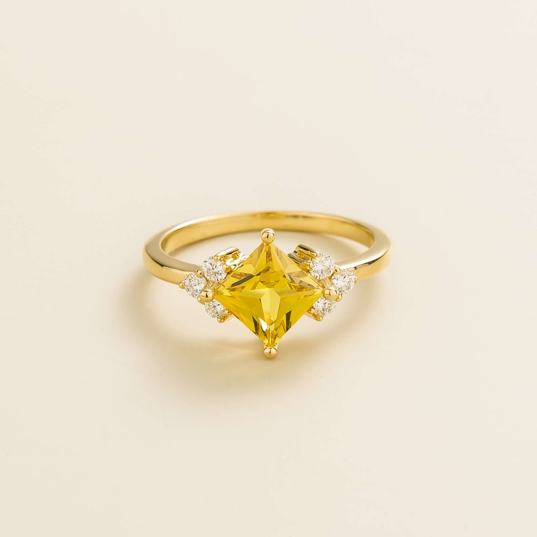 Amore gold ring Yellow sapphire & Diamond