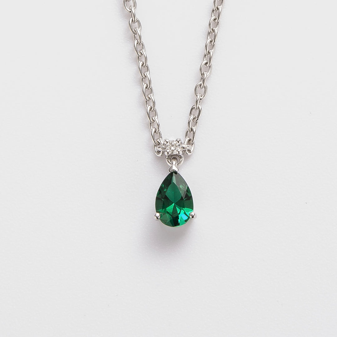 Ori small pendant necklace in Emerald and Diamond set in White gold